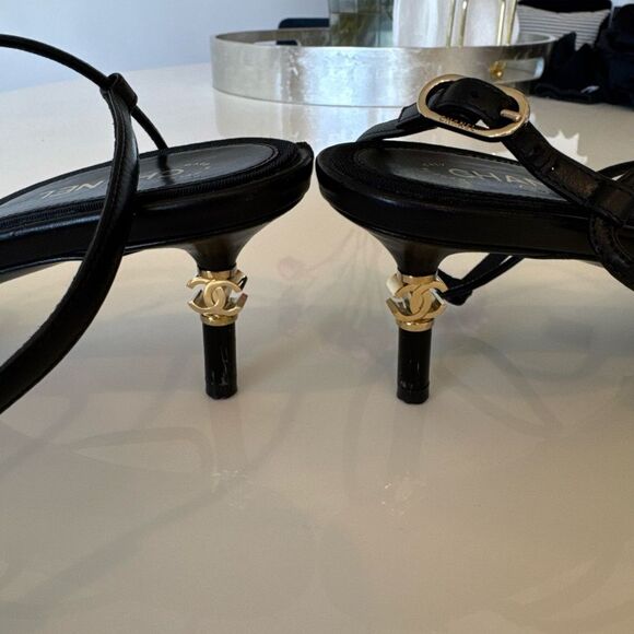 Chanel EU 40 Black Leather Strappy Sandal Heels CC Logo Charm Y2K Authentic - Picture 7 of 10